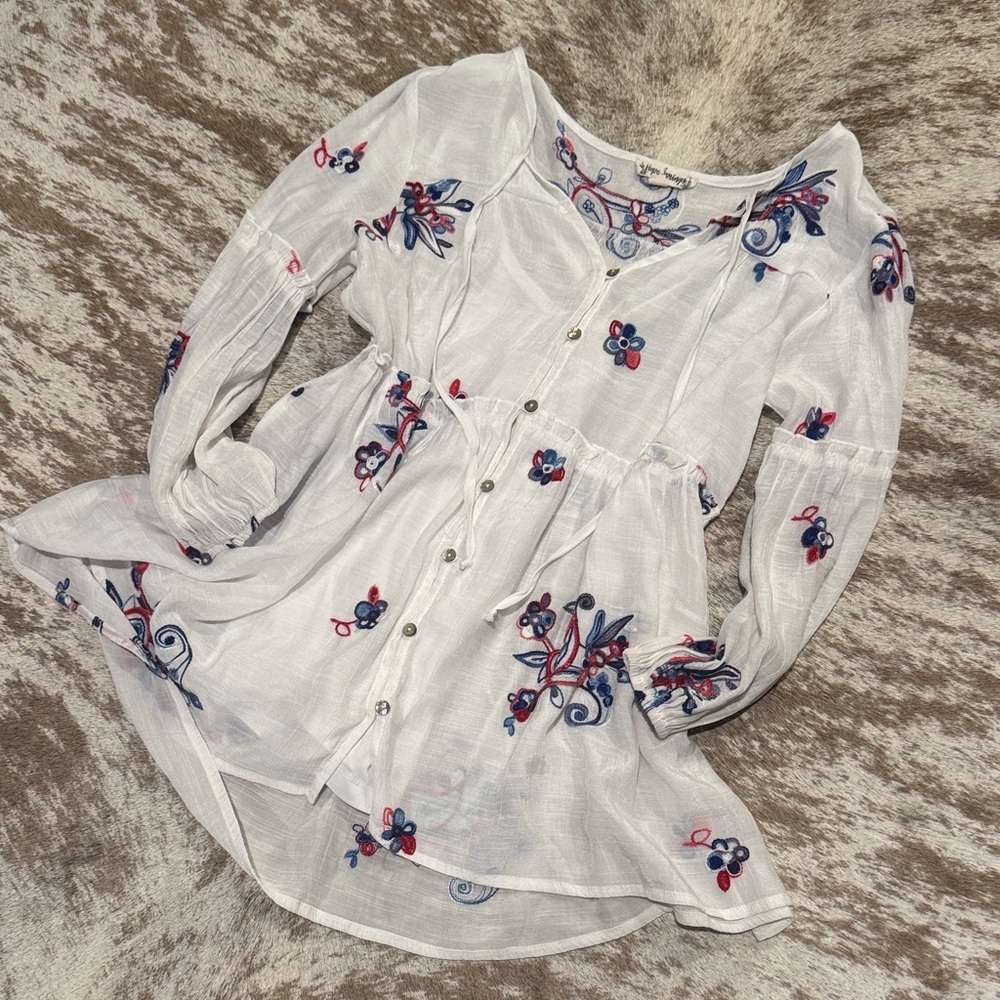 Chic White Blouse with Floral Embroidery